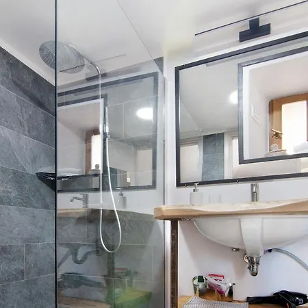 Renovated Barn Of The Year 1500 *